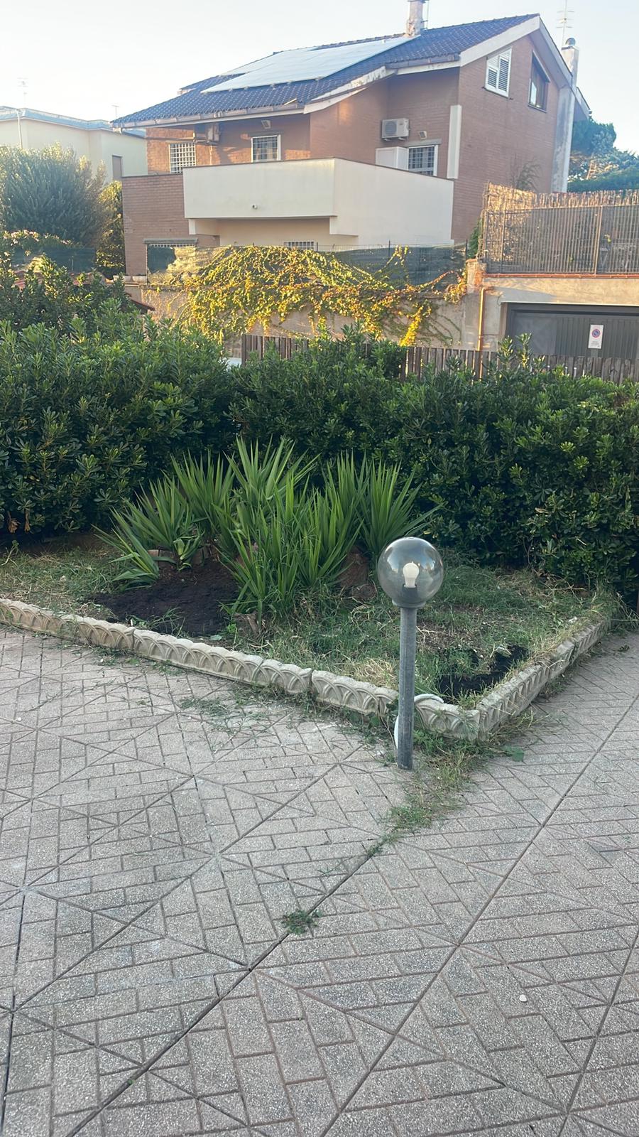 Ambiente con scultura camino